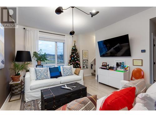 170 Celano Crescent Unit# 55, Kelowna, BC - Indoor Photo Showing Living Room