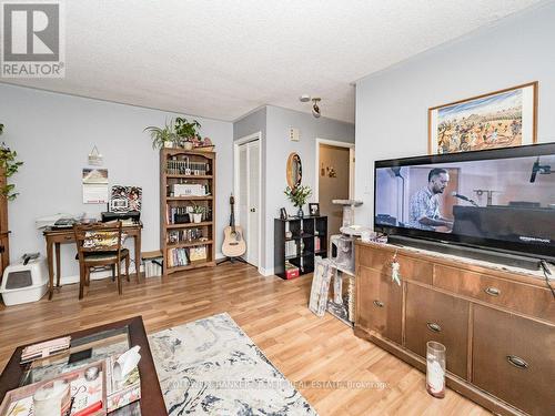 19 South St S, Orillia, ON - Indoor