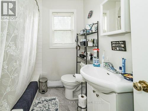 19 South St S, Orillia, ON - Indoor Photo Showing Bathroom