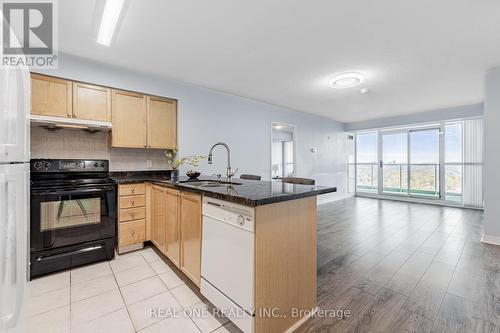 3307 - 23 Hollywood Avenue, Toronto, ON - Indoor Photo Showing Kitchen