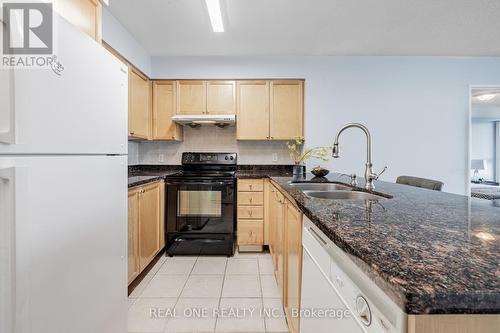 #3307 -23 Hollywood Ave, Toronto, ON - Indoor Photo Showing Kitchen With Double Sink