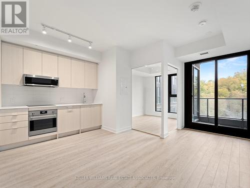 #402 -250 Lawrence Ave W, Toronto, ON - Indoor Photo Showing Kitchen