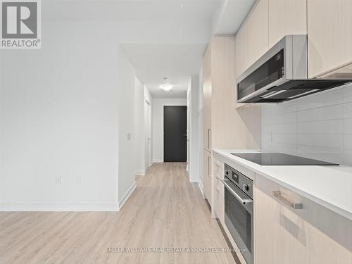 #402 -250 Lawrence Ave W, Toronto, ON - Indoor Photo Showing Kitchen