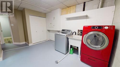10516 104 Avenue, Fort St. John, BC - Indoor Photo Showing Laundry Room