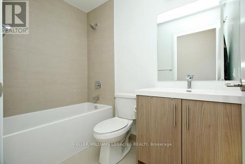 903 - 286 Main Street, Toronto, ON - Indoor Photo Showing Bathroom