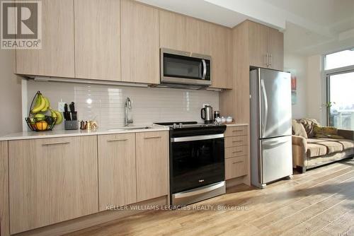 903 - 286 Main Street, Toronto, ON - Indoor Photo Showing Kitchen With Upgraded Kitchen