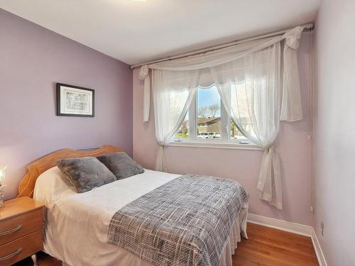 Chambre Ã Â coucher - 4206 Rue Pinewood, Montréal (Pierrefonds-Roxboro), QC - Indoor Photo Showing Bedroom