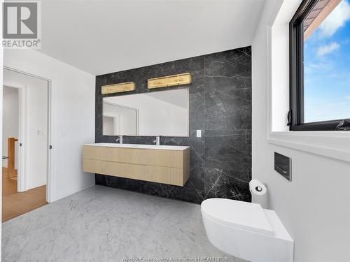 4532 Valerio Crescent, Lasalle, ON - Indoor Photo Showing Bathroom