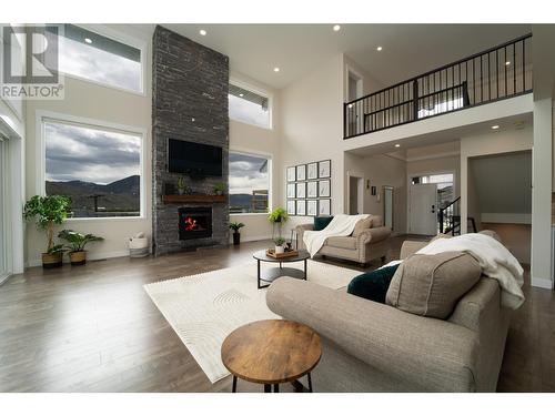 801 Woodrush Crt, Kamloops, BC - Indoor Photo Showing Living Room With Fireplace