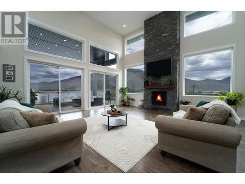 801 Woodrush Crt, Kamloops, BC - Indoor Photo Showing Living Room With Fireplace