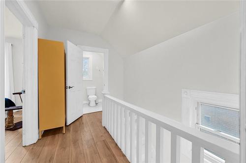 109 Beach Road, Hamilton, ON - Indoor Photo Showing Other Room