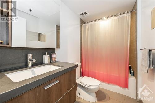 340 Mcleod Street Unit#534, Ottawa, ON - Indoor Photo Showing Bathroom