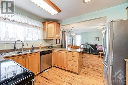 101 Carterfarm Crescent, Ottawa, ON - Indoor Photo Showing Kitchen With Double Sink