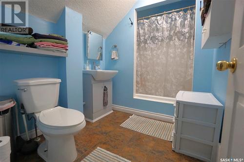 2071 Wallace Street, Regina, SK - Indoor Photo Showing Bathroom