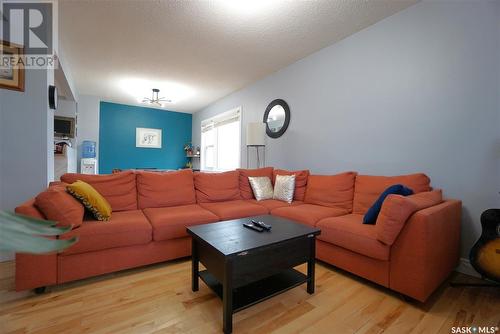 2071 Wallace Street, Regina, SK - Indoor Photo Showing Living Room