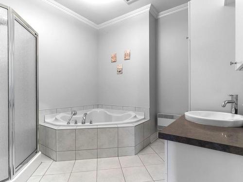 Bathroom - 303-30 Rue Des Manoirs, Charlemagne, QC - Indoor Photo Showing Bathroom
