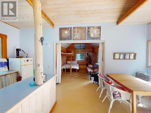 1132/34 Herchmer Road, Savary Island, BC - Indoor Photo Showing Dining Room