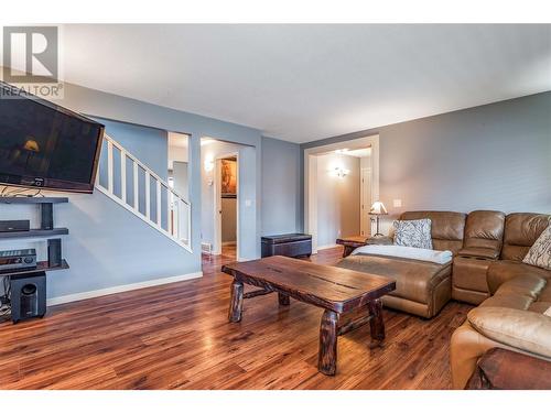 788 Galbraith Place, Kelowna, BC - Indoor Photo Showing Living Room