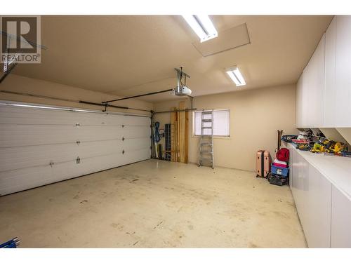 28 Killdeer Place, Osoyoos, BC - Indoor Photo Showing Garage