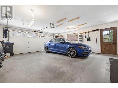3219 Sunset Place, West Kelowna, BC - Indoor Photo Showing Garage