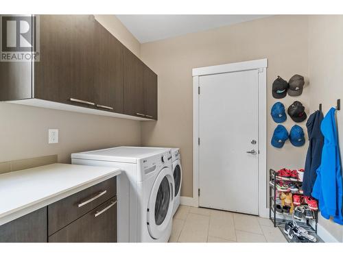 200 Lost Creek Court, Kelowna, BC - Indoor Photo Showing Laundry Room