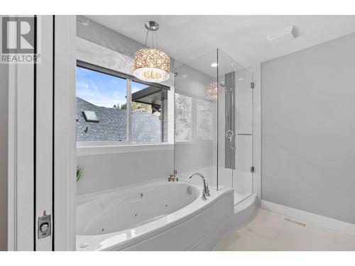 200 Lost Creek Court, Kelowna, BC - Indoor Photo Showing Bathroom