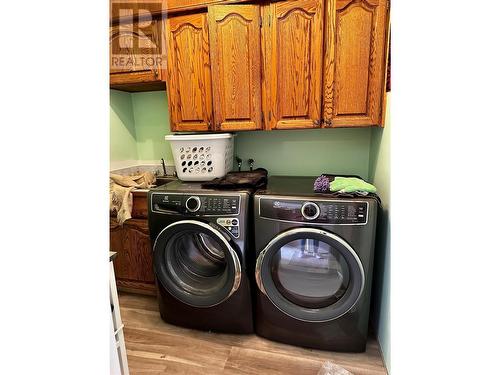 645 104 Avenue, Dawson Creek, BC - Indoor Photo Showing Laundry Room