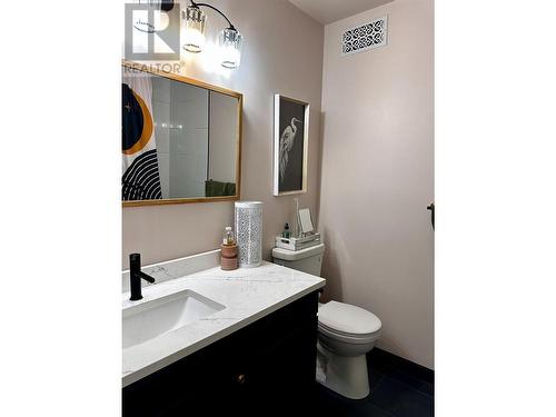645 104 Avenue, Dawson Creek, BC - Indoor Photo Showing Bathroom
