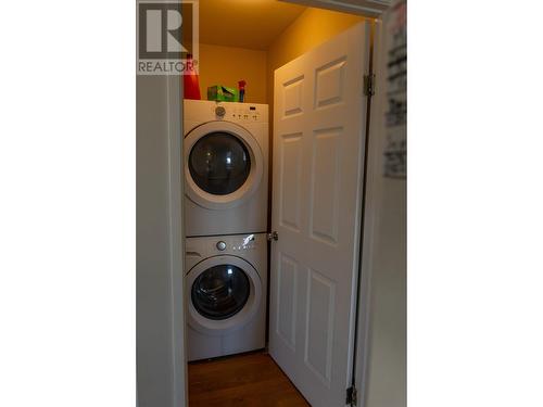 8616 87 Avenue, Fort St. John, BC - Indoor Photo Showing Laundry Room