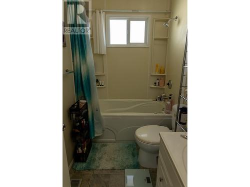 8616 87 Avenue, Fort St. John, BC - Indoor Photo Showing Bathroom