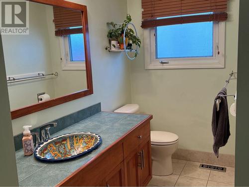 8716 91 Avenue, Fort St. John, BC - Indoor Photo Showing Bathroom