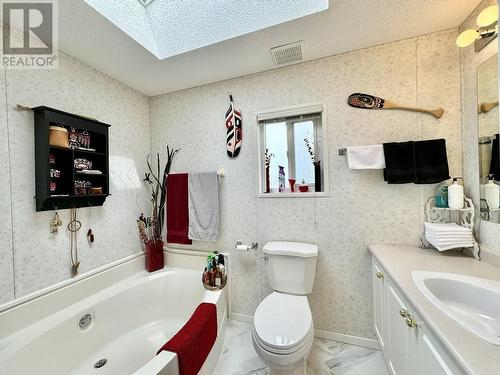 14 208 8Th Street, 100 Mile House, BC - Indoor Photo Showing Bathroom