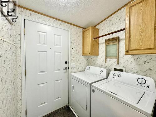 14 208 8Th Street, 100 Mile House, BC - Indoor Photo Showing Laundry Room