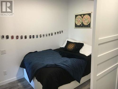 1083 Klo Road Unit# 303, Kelowna, BC - Indoor Photo Showing Bedroom