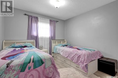 1147 Montgomery Street, Moose Jaw, SK - Indoor Photo Showing Bedroom