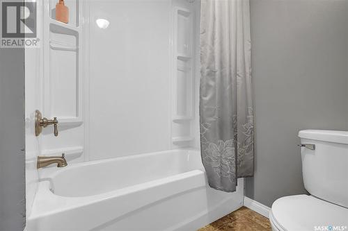 1147 Montgomery Street, Moose Jaw, SK - Indoor Photo Showing Bathroom