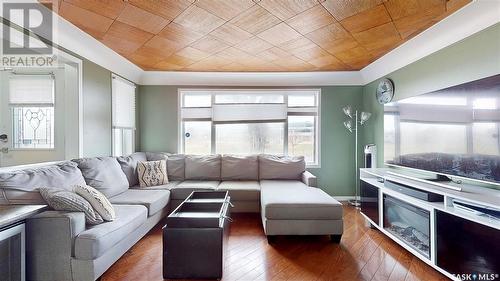623 College Avenue E, Regina, SK - Indoor Photo Showing Living Room