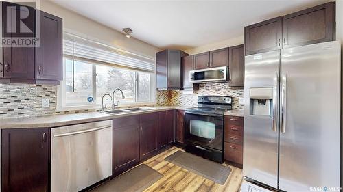 623 College Avenue E, Regina, SK - Indoor Photo Showing Kitchen With Upgraded Kitchen