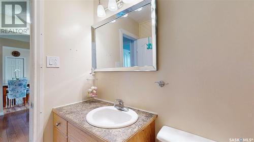 623 College Avenue E, Regina, SK - Indoor Photo Showing Bathroom