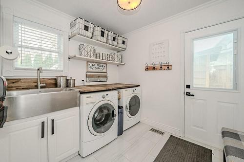 3530 Spruce Avenue, Burlington, ON - Indoor Photo Showing Laundry Room