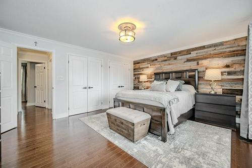 3530 Spruce Avenue, Burlington, ON - Indoor Photo Showing Bedroom