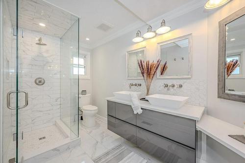 3530 Spruce Avenue, Burlington, ON - Indoor Photo Showing Bathroom
