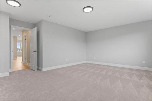 33 Hampshire Place, Stoney Creek, ON - Indoor Photo Showing Other Room