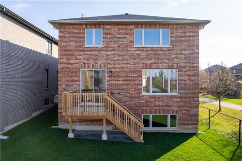 33 Hampshire Place, Stoney Creek, ON - Outdoor With Exterior