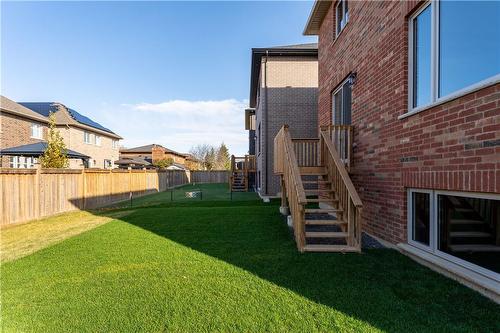 33 Hampshire Place, Stoney Creek, ON - Outdoor