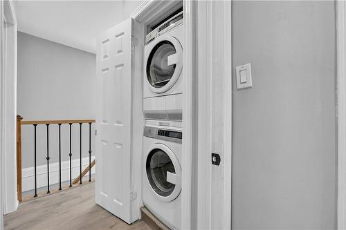 94 Howard Avenue, Hamilton, ON - Indoor Photo Showing Laundry Room