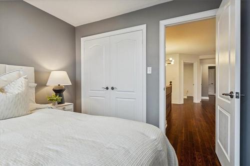 3099 Ferguson Drive, Burlington, ON - Indoor Photo Showing Bedroom