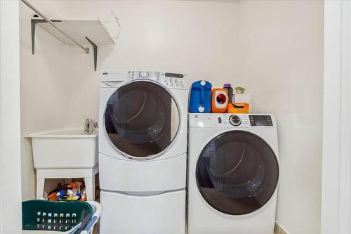 3099 Ferguson Drive, Burlington, ON - Indoor Photo Showing Laundry Room