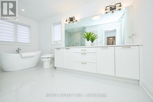 7434 Sherrilee Cres, Niagara Falls, ON - Indoor Photo Showing Bathroom