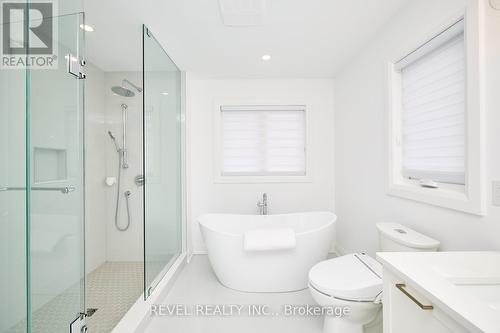 7434 Sherrilee Crescent, Niagara Falls, ON - Indoor Photo Showing Bathroom